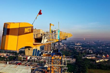 Construction Machinery - Yellow Mct Crane