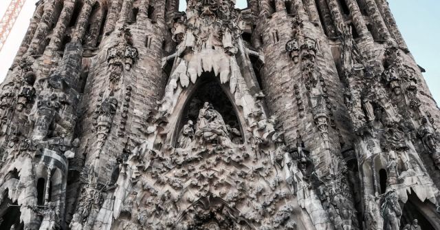 Сonstruction Crane - Sagrada Familia, Madrid, Spain